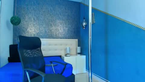 Snapshot of erick_zhimerman chatting on 10-06-25, 04:10 online show from 10-06-25, 04:10