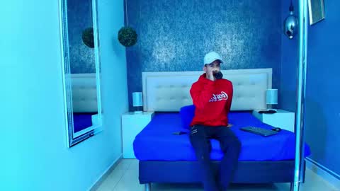 Snapshot of erick_zhimerman chatting on 10-12-25, 04:11 online show from 10-12-25, 04:11