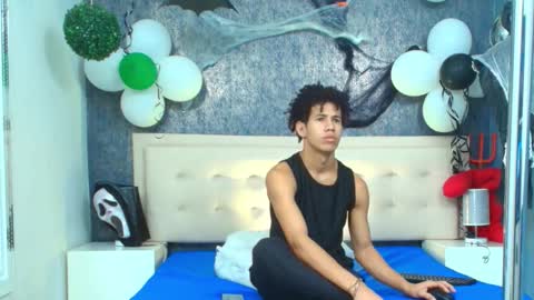 Snapshot of erick_zhimerman chatting on 11-02-25, 03:42 online show from 11-02-25, 03:42