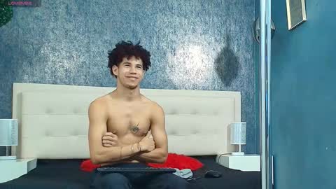 Snapshot of erick_zhimerman chatting on 11-27-25, 06:04 online show from 11-27-25, 06:04