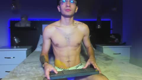 Snapshot of eriikjoness chatting on 09-16-25, 01:12 Eriik Joness online show from 09-16-25, 01:12