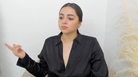 Snapshot of erika_mendez1 chatting on 12-23-24, 08:25 Erika Mendez online show from 12-23-24, 08:25