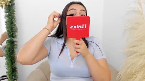 Snapshot of erika_mendez1 chatting on 12-27-24, 08:28 Erika Mendez online show from 12-27-24, 08:28