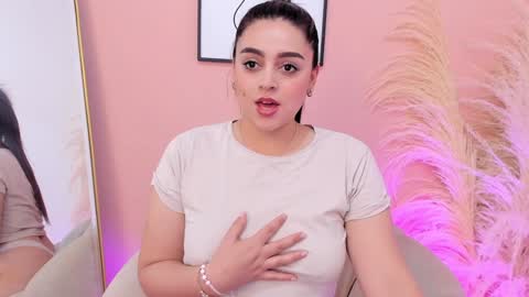 Snapshot of erika_mendez1 chatting on 01-13-25, 08:26 Erika Mendez online show from 01-13-25, 08:26