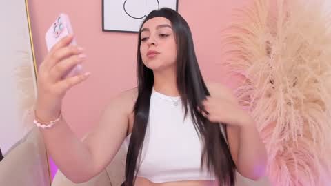 Snapshot of erika_mendez1 chatting on 01-14-25, 08:15 Erika Mendez online show from 01-14-25, 08:15