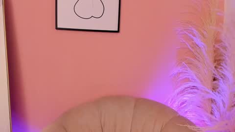 Snapshot of erika_mendez1 chatting on 01-28-25, 11:07 Erika Mendez online show from 01-28-25, 11:07