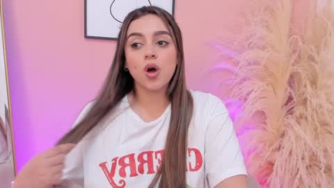 Snapshot of erika_mendez1 chatting on 02-04-25, 06:49 Erika Mendez online show from 02-04-25, 06:49