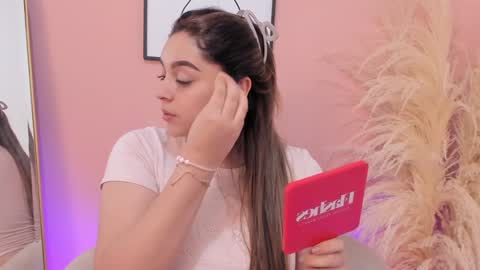 Snapshot of erika_mendez1 chatting on 02-06-25, 08:45 Erika Mendez online show from 02-06-25, 08:45