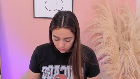 Snapshot of erika_mendez1 chatting on 02-21-25, 07:10 Erika Mendez online show from 02-21-25, 07:10