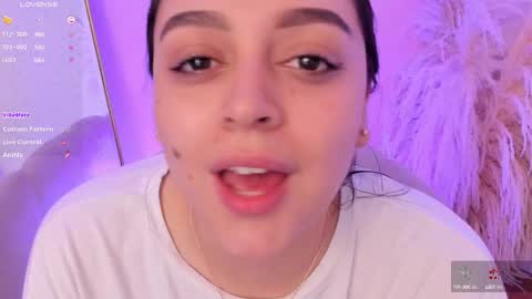 Snapshot of erika_mendez1 chatting on 09-08-25, 08:08 Erika Mendez online show from 09-08-25, 08:08