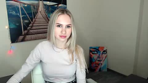 Snapshot of erikagavin chatting on 02-28-25, 04:20 Erika online show from 02-28-25, 04:20