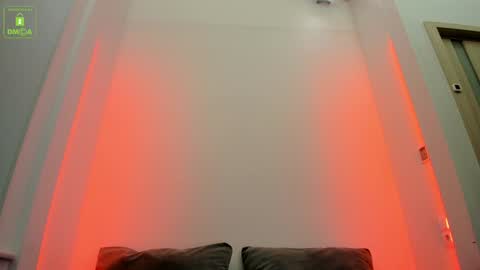 Snapshot of erikalustx chatting on 12-25-24, 04:12 Erika online show from 12-25-24, 04:12