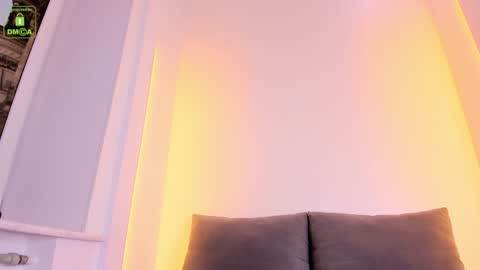 Snapshot of erikalustx chatting on 03-04-25, 04:49 Erika online show from 03-04-25, 04:49