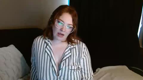 Erinlove online show from 11-12-25, 05:24