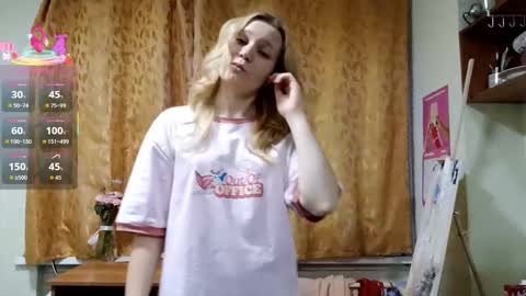 Amelie online show from 11-25-25, 01:33