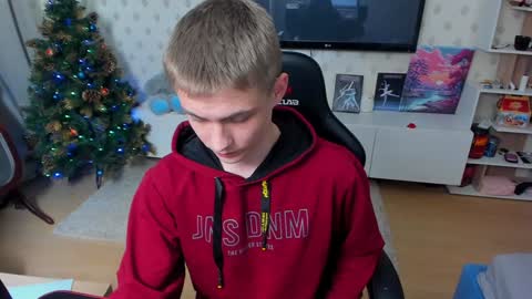 Max online show from 01-08-25, 10:37