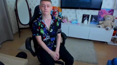 Max online show from 02-08-25, 05:08