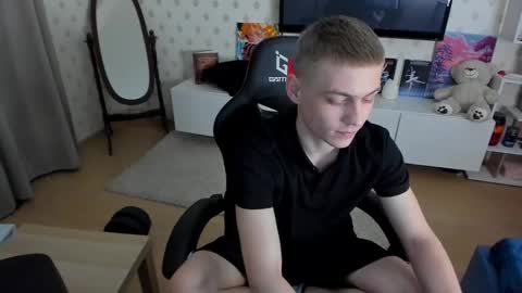 Max online show from 02-14-25, 01:56