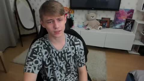 Max online show from 09-26-25, 01:09