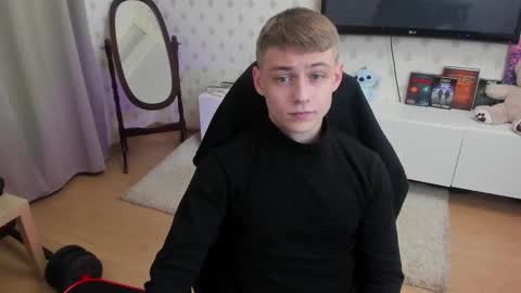 Max online show from 11-30-25, 01:53