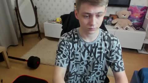 Max online show from 12-14-25, 01:22