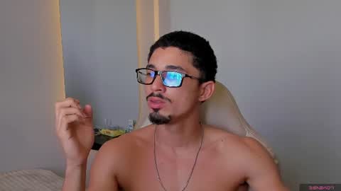 Snapshot of eros_becker_ chatting on 06-11-26, 02:15 eros_becker_ online show from 06-11-26, 02:15