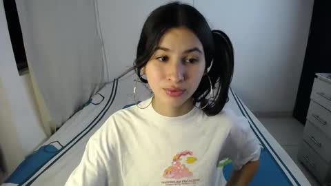 Snapshot of erosgirls_ chatting on 10-25-25, 11:43 erosgirls_ online show from 10-25-25, 11:43