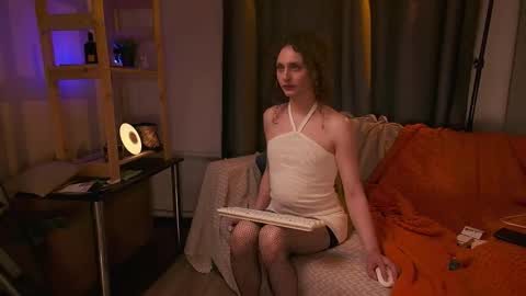 Snapshot of eroticartsss chatting on 12-02-25, 04:57 Rachel Rach online show from 12-02-25, 04:57