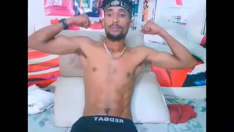 Snapshot of eroticpoison69 chatting on 02-13-26, 05:53 Liam online show from 02-13-26, 05:53