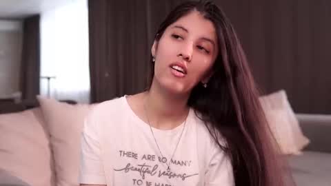 Snapshot of erynharteau chatting on 01-12-26, 09:25 Hi Im Lori online show from 01-12-26, 09:25