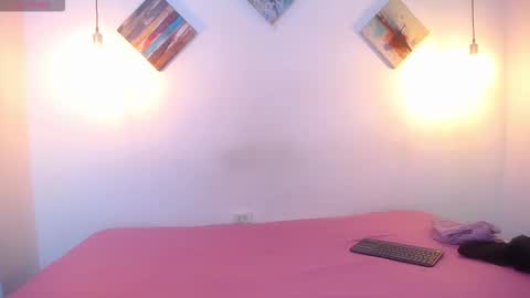 Snapshot of escar_let chatting on 11-05-25, 03:17 Scarlett online show from 11-05-25, 03:17