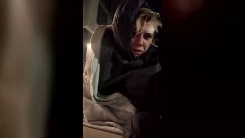 Snapshot of escence1994 chatting on 02-07-26, 02:10 escence1994 online show from 02-07-26, 02:10