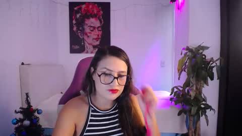 Esmeralda online show from 11-30-25, 06:56