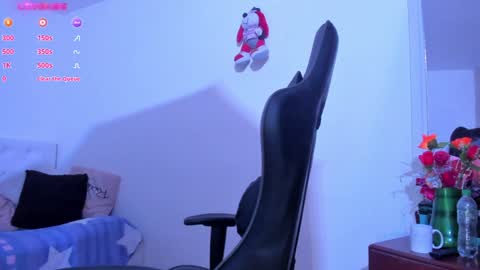 Snapshot of esmeralda_milf1 chatting on 12-05-24, 09:39 esme online show from 12-05-24, 09:39