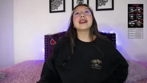 Snapshot of esmeralda_pym chatting on 02-07-26, 12:20 Esmeralda online show from 02-07-26, 12:20