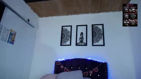 Snapshot of esmeralda_pym chatting on 02-14-26, 12:13 Esmeralda online show from 02-14-26, 12:13