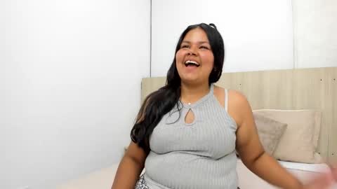 Snapshot of esmeralda_salazar chatting on 11-26-25, 07:15 Esmeralda online show from 11-26-25, 07:15