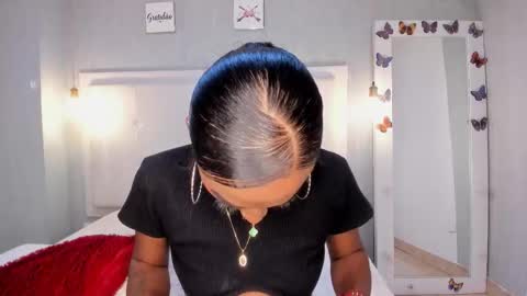 esmeraldanyx online show from 12-02-25, 09:32