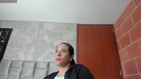 Snapshot of esperancita4570 chatting on 01-05-25, 01:24 HOPE online show from 01-05-25, 01:24