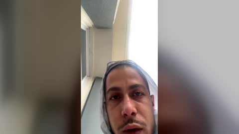 Snapshot of essde123 chatting on 12-15-25, 02:21 essde123 online show from 12-15-25, 02:21