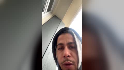 Snapshot of essde123 chatting on 12-16-25, 12:43 essde123 online show from 12-16-25, 12:43