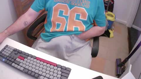 Snapshot of essex_wild chatting on 11-08-25, 08:29 Morph online show from 11-08-25, 08:29