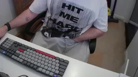 Snapshot of essex_wild chatting on 11-29-25, 08:23 Morph online show from 11-29-25, 08:23