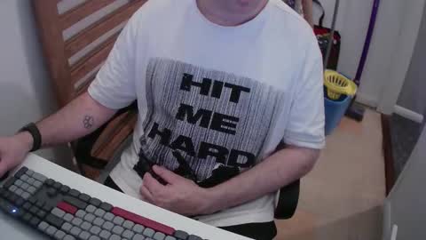 Snapshot of essex_wild chatting on 12-14-25, 08:35 Morph online show from 12-14-25, 08:35