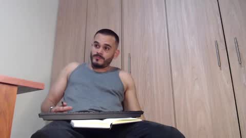Esteban Fernandez online show from 02-15-25, 09:04