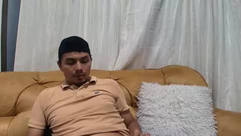 Esteban online show from 10-22-25, 05:52