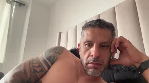 Snapshot of estefano1421 chatting on 02-25-26, 01:10 estefano1421 online show from 02-25-26, 01:10