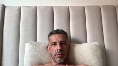 Snapshot of estefano1421 chatting on 03-01-26, 05:48 estefano1421 online show from 03-01-26, 05:48