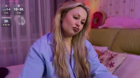 Estella online show from 01-19-26, 04:22