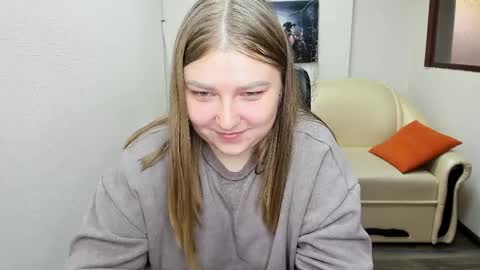 Estella Miles online show from 01-06-25, 09:08